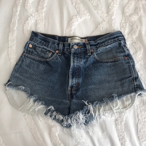 LEVI dark denim high waisted shorts - Picture 2 of 2